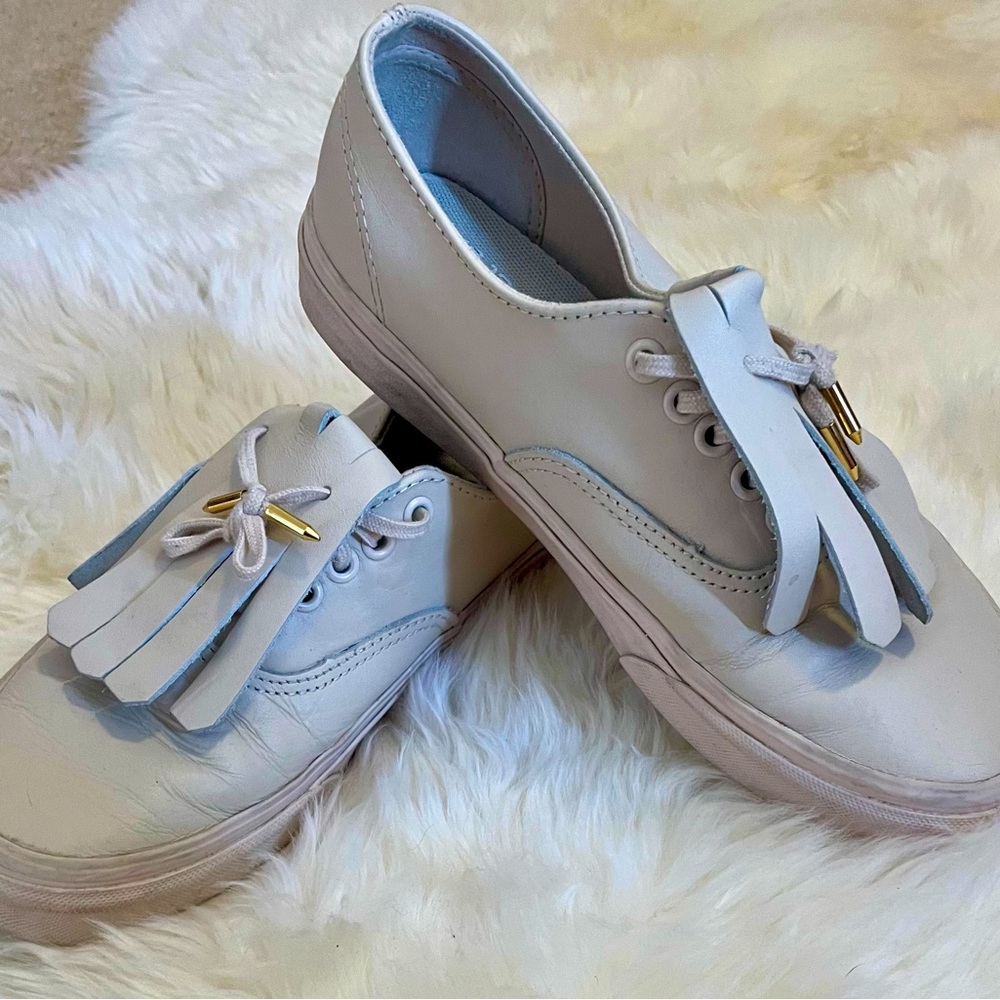 ❤️ Vans with tongue tassels in pale pink (ugc)
